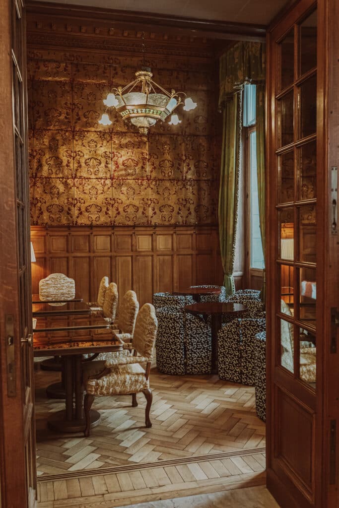 Monumental bank architecture becomes temporary event décor in the heart of Brussels 2