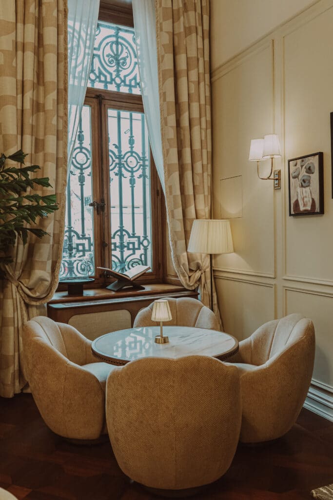 Monumental bank architecture becomes temporary event décor in the heart of Brussels 3