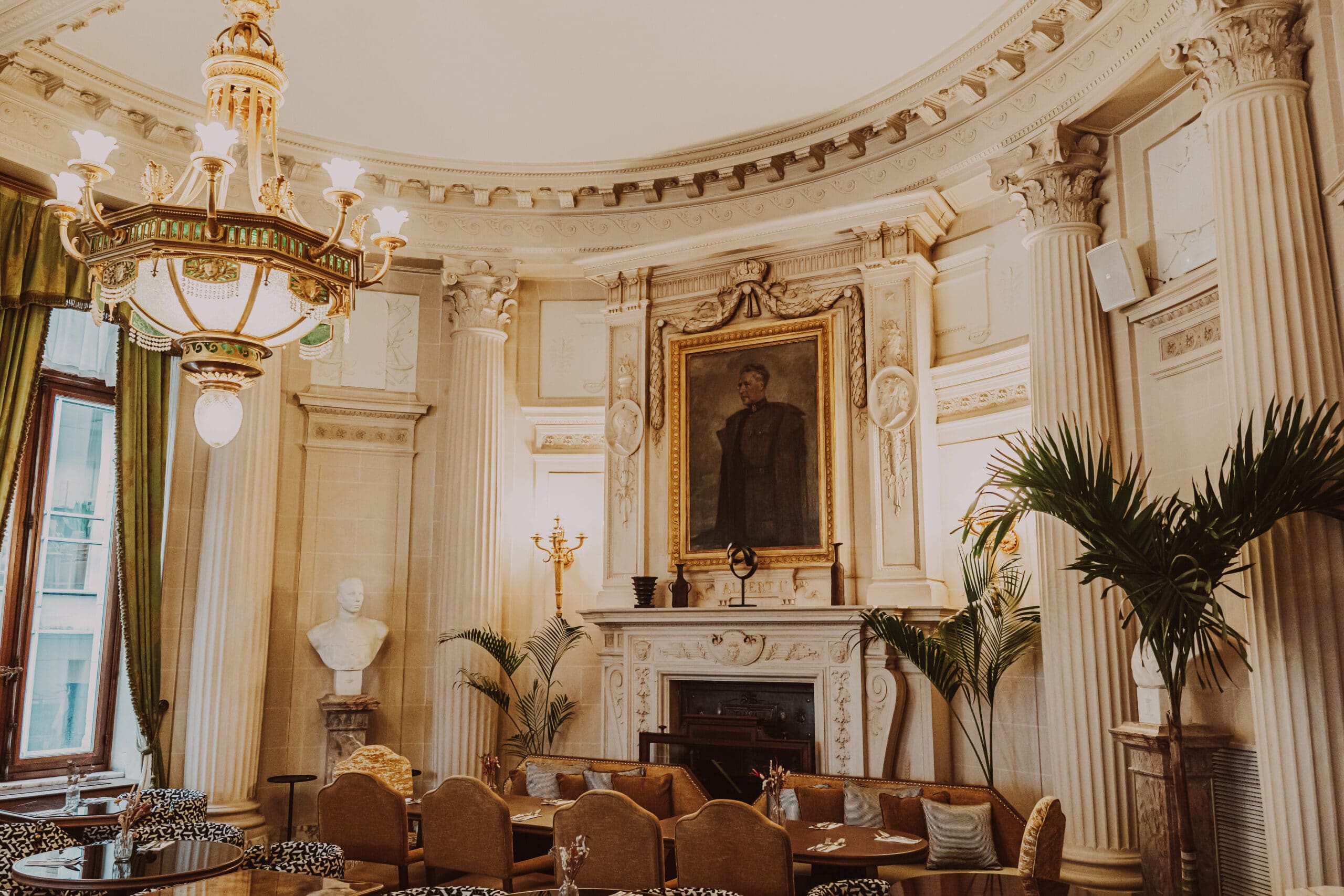 Monumental bank architecture becomes temporary event décor in the heart of Brussels 5