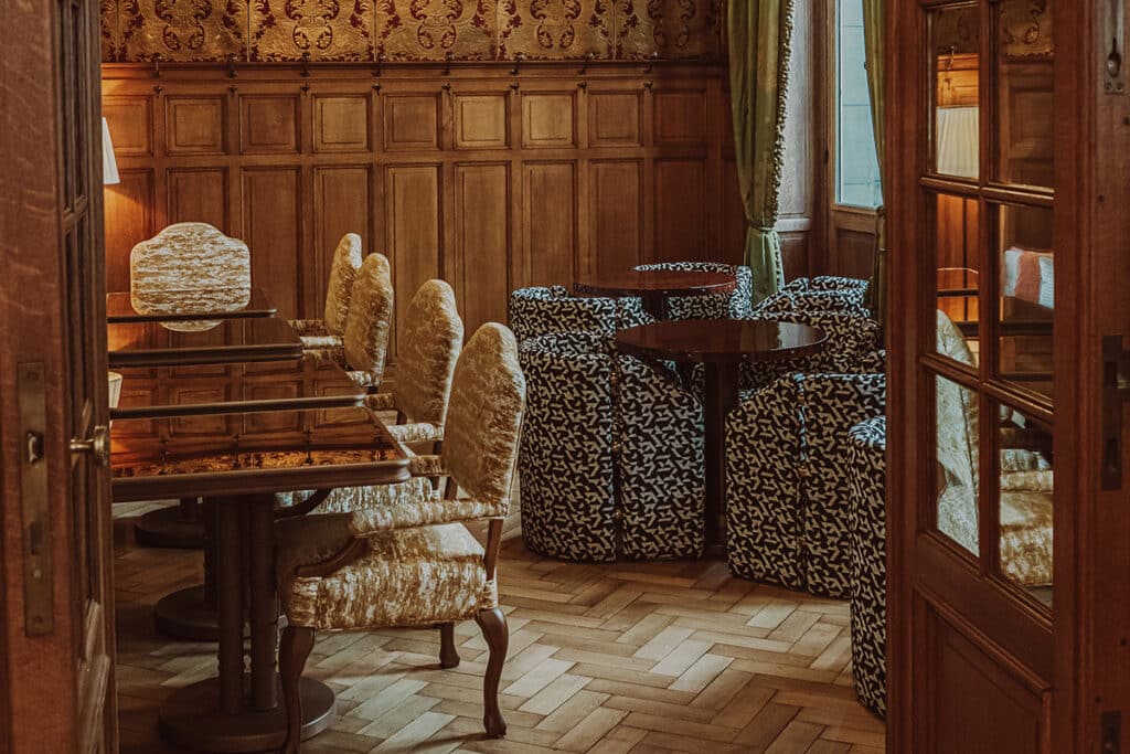 Monumental bank architecture becomes temporary event décor in the heart of Brussels 2