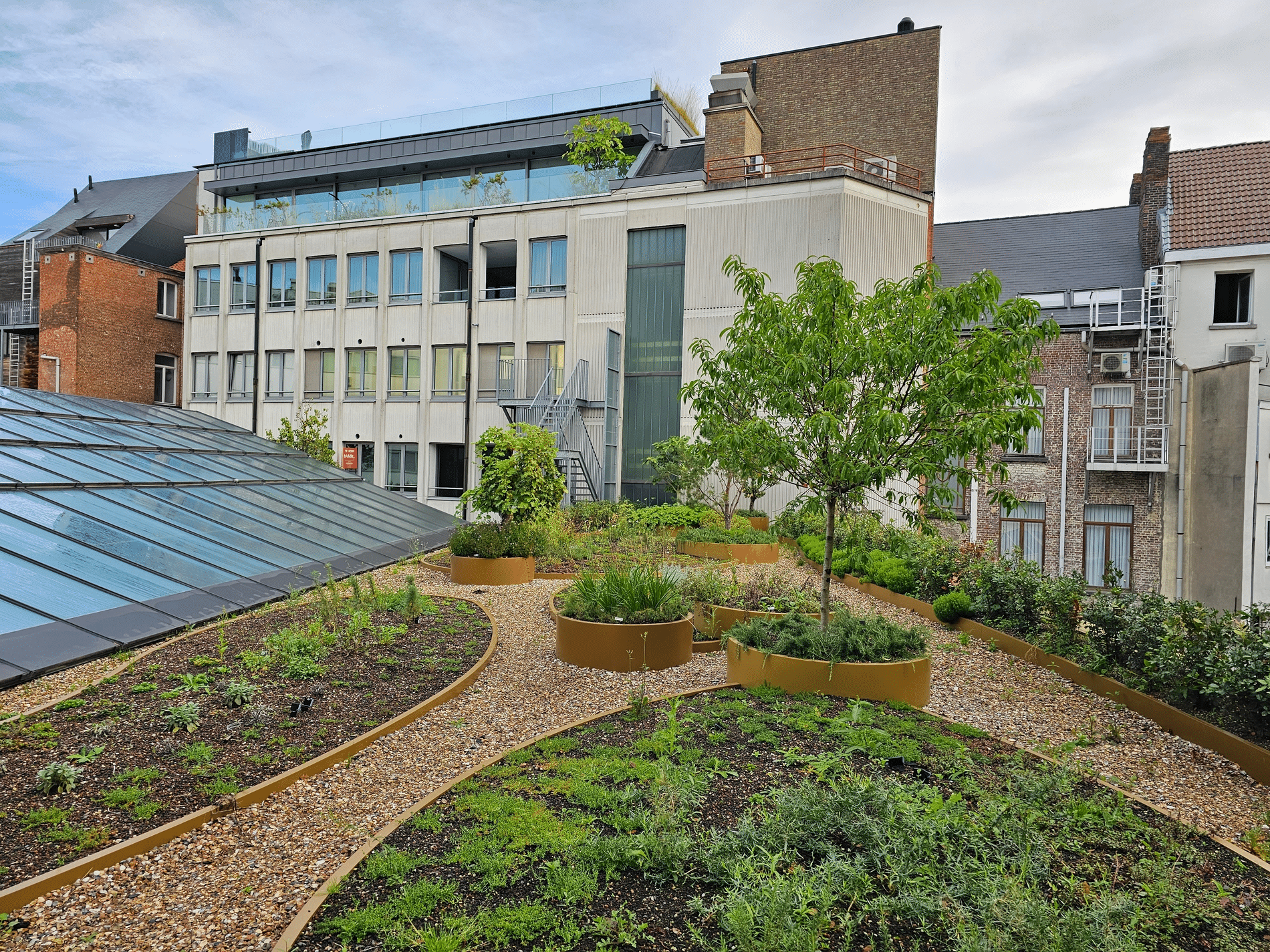 Fabrikant van straatmeubilair breidt zuidwaarts uit 1